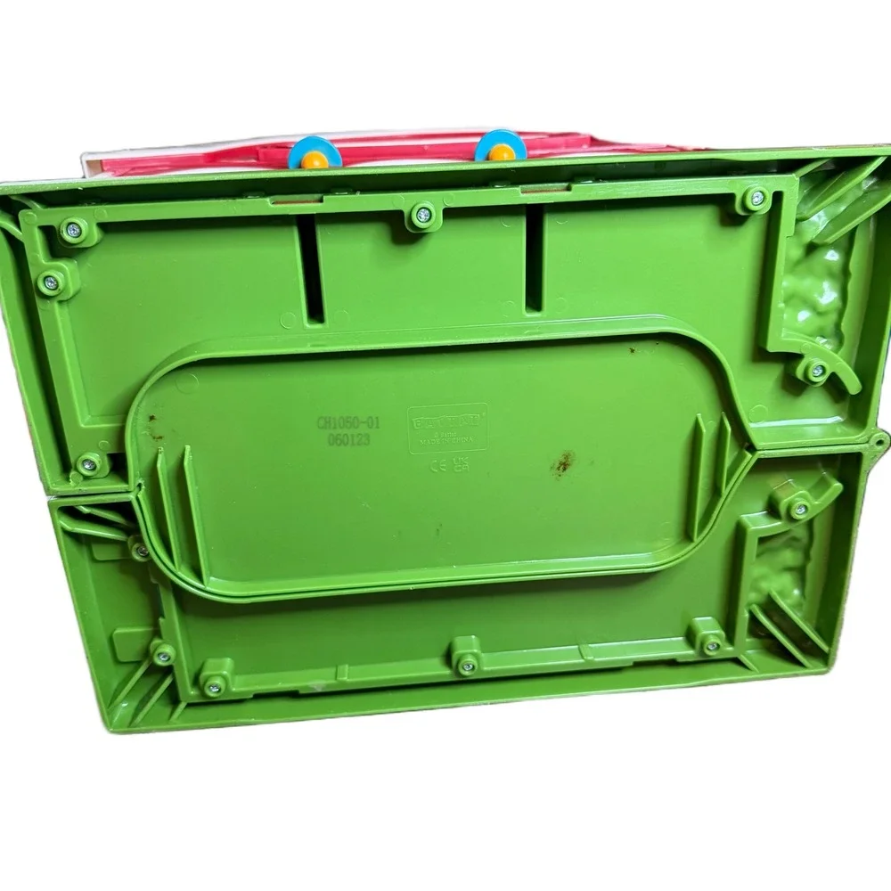Battat Red Barn Toy Playset CH1050-01 Folding Farmhouse with Silo and Handle